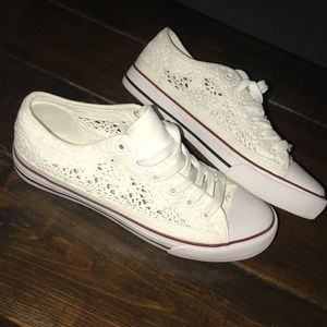 Canvas Sneakers Mesh Knitted Low Cut Casual Shoes